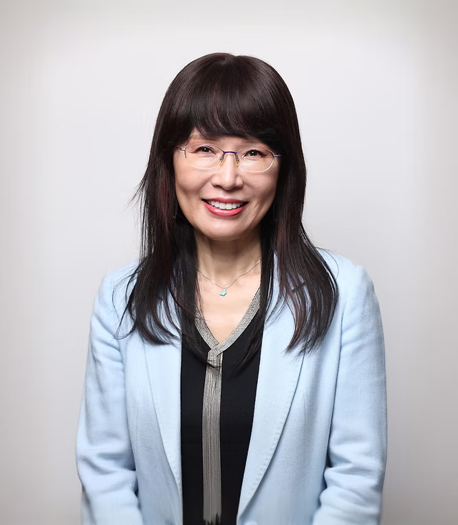 Portrait of Yousin Suh